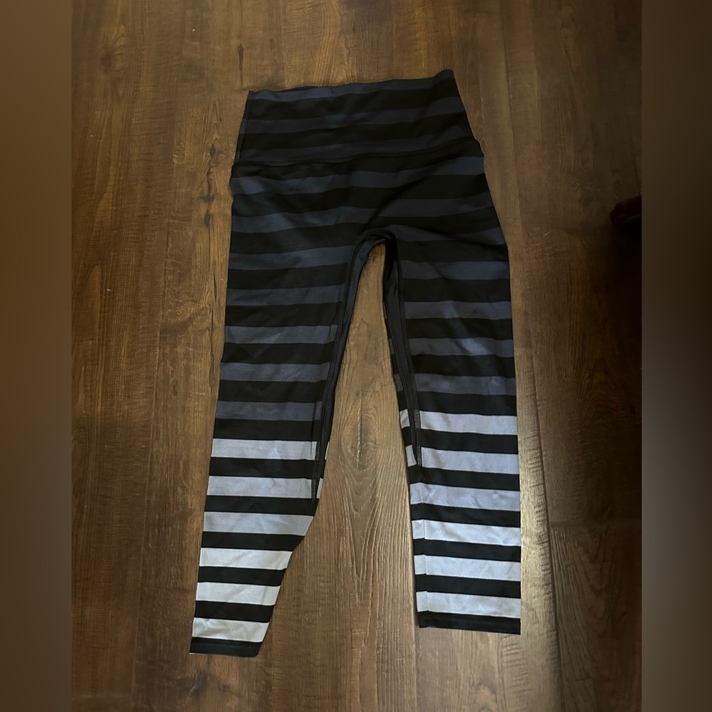 K-DEER Black and Gray Striped Capri Length